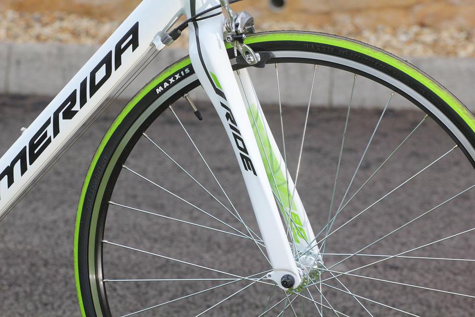 merida lite road bike